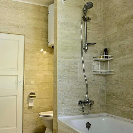 K8 Free Parking * Talin